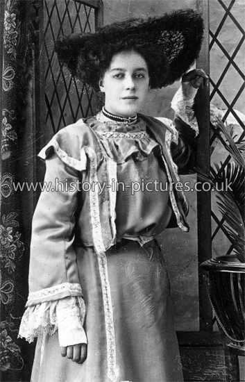 Young Lady, at Serpell Studio, 37 Selbourne Road, Walthamstow, London. c.1905.